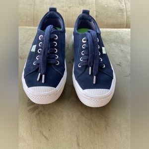 CARIUMA Women’s casual lace up shoes